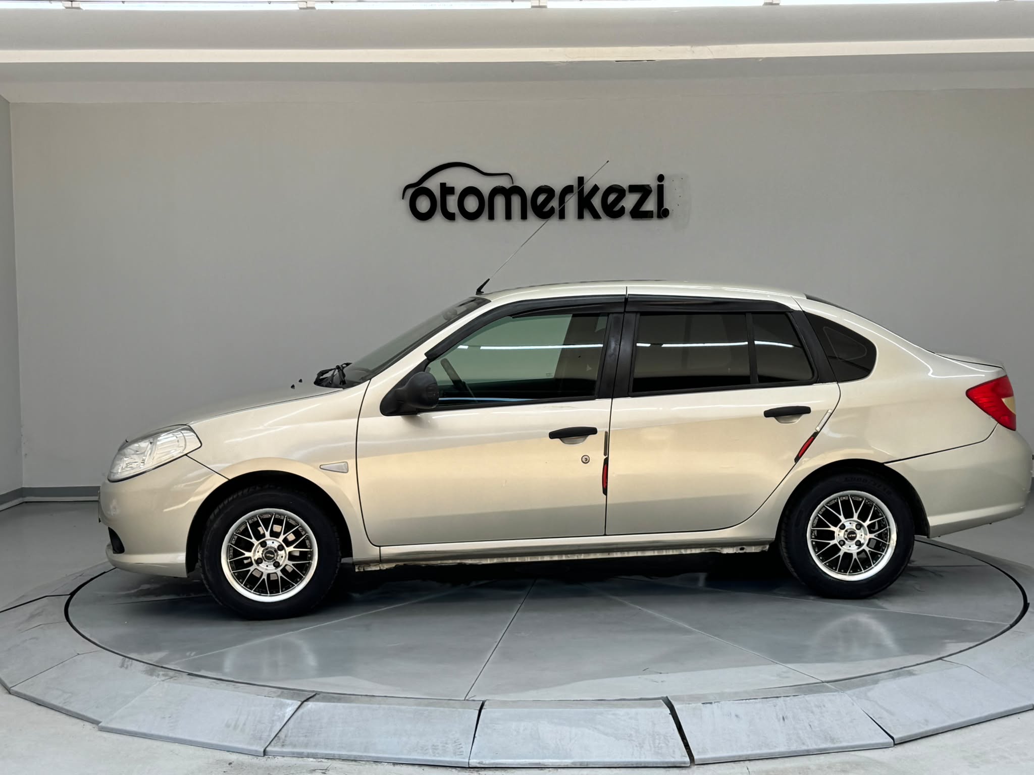 RENAULT SYMBOL 6